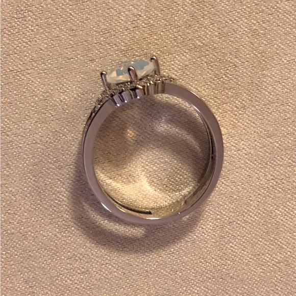 EUC Ring Bomb Party CZ & Lab Created Stone Double Band Ring, SZ 9 - Picture 8 of 11